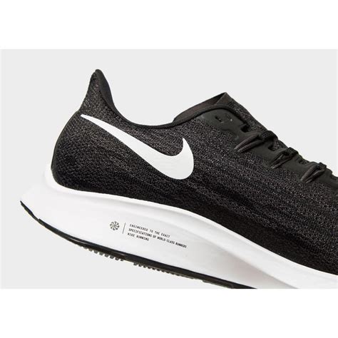 Black Nike Pegasus Nike Zoom Air.